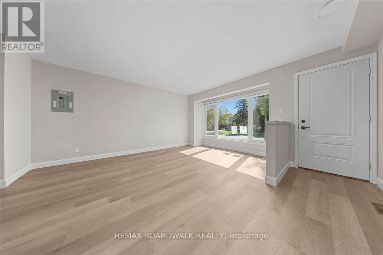 999 Meadowlands Drive, Ottawa, ON, K2E 7Z8 - 3