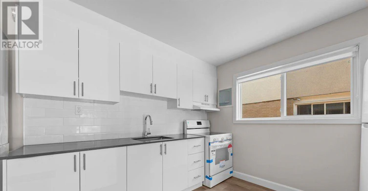 999 Meadowlands Drive, Ottawa, ON, K2E 7Z8 - 11