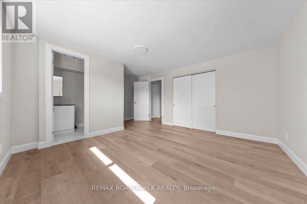 999 Meadowlands Drive, Ottawa, ON, K2E 7Z8 - 16