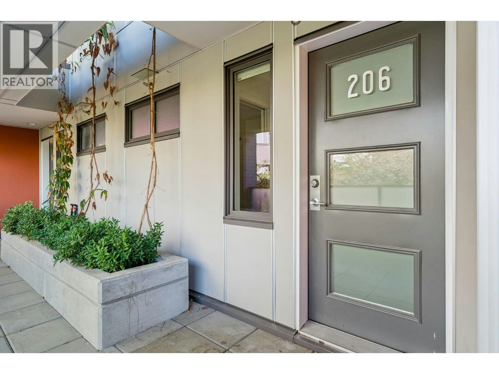206-3456 Commercial Street, Vancouver, BC, V5N 4E9 - 4