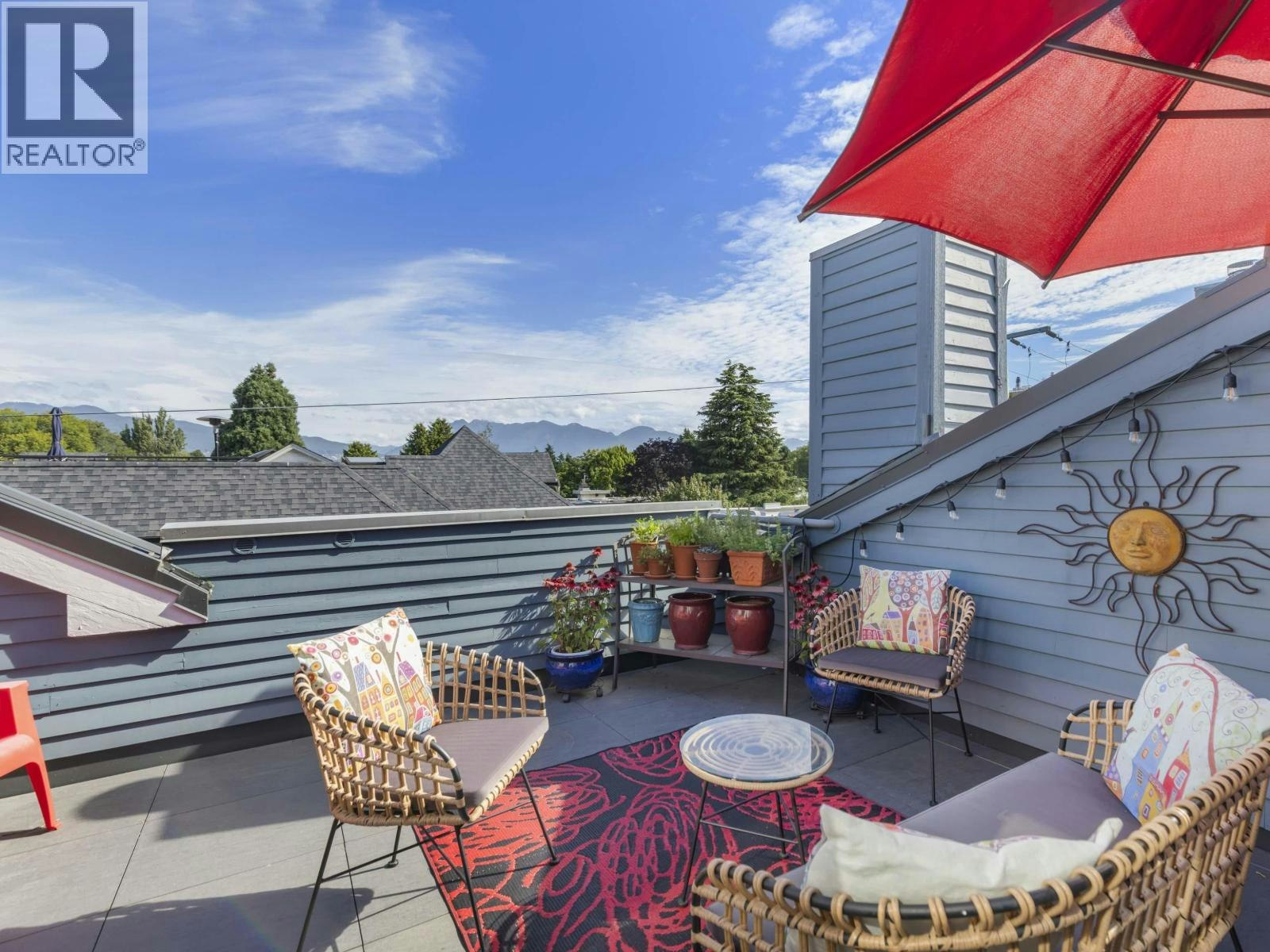 1686 Arbutus Street, Vancouver, BC, V6J 3X2