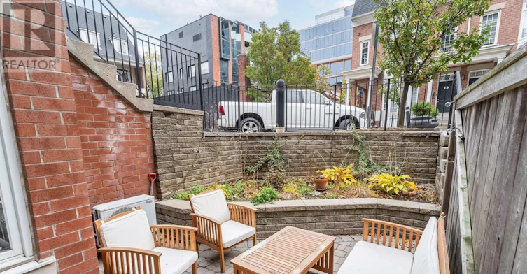 32-11 Niagara Street W, Toronto, ON, M5V 3N9 - 5
