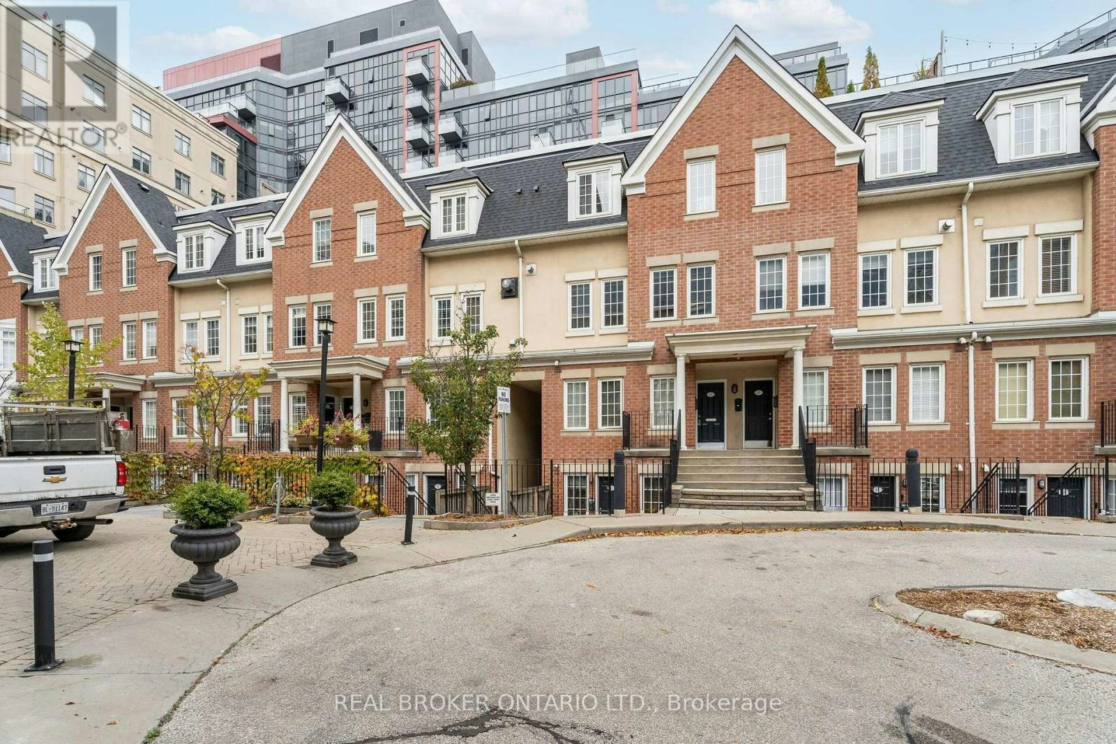 32-11 Niagara Street W, Toronto, ON, M5V 3N9