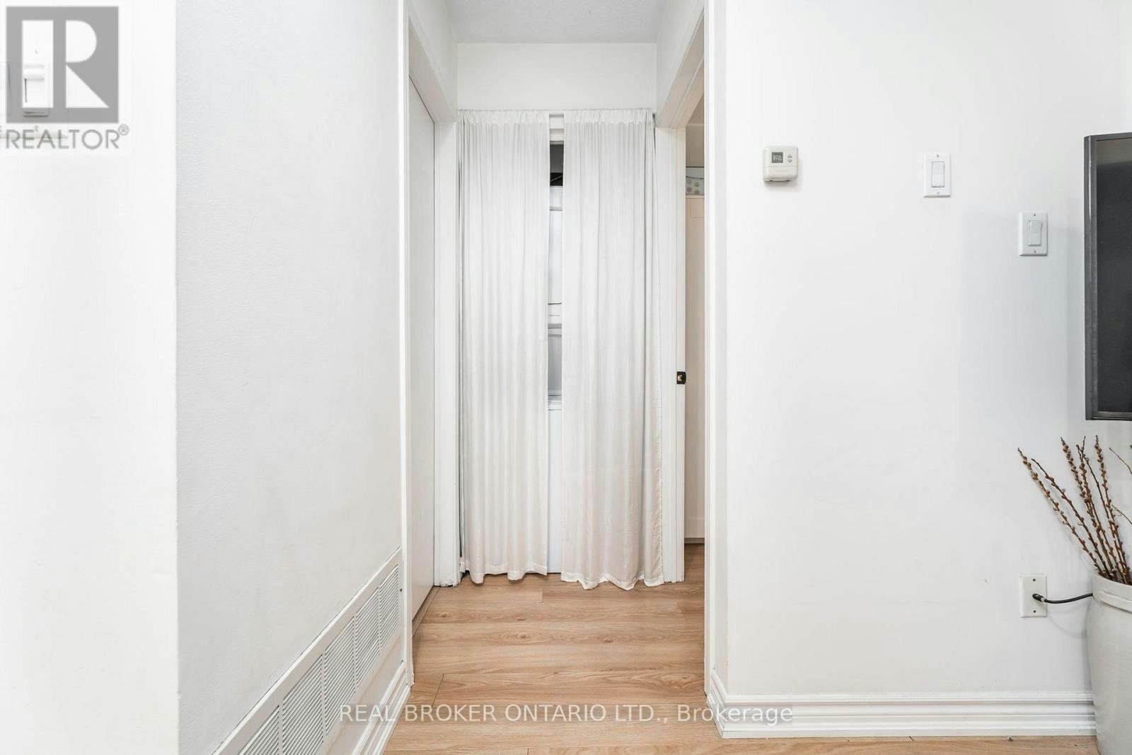 32-11 Niagara Street W, Toronto, ON, M5V 3N9 - 21