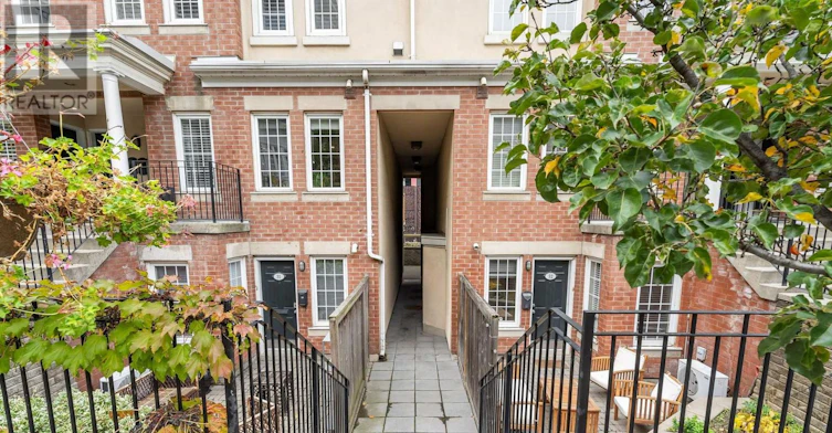 32-11 Niagara Street W, Toronto, ON, M5V 3N9 - 3
