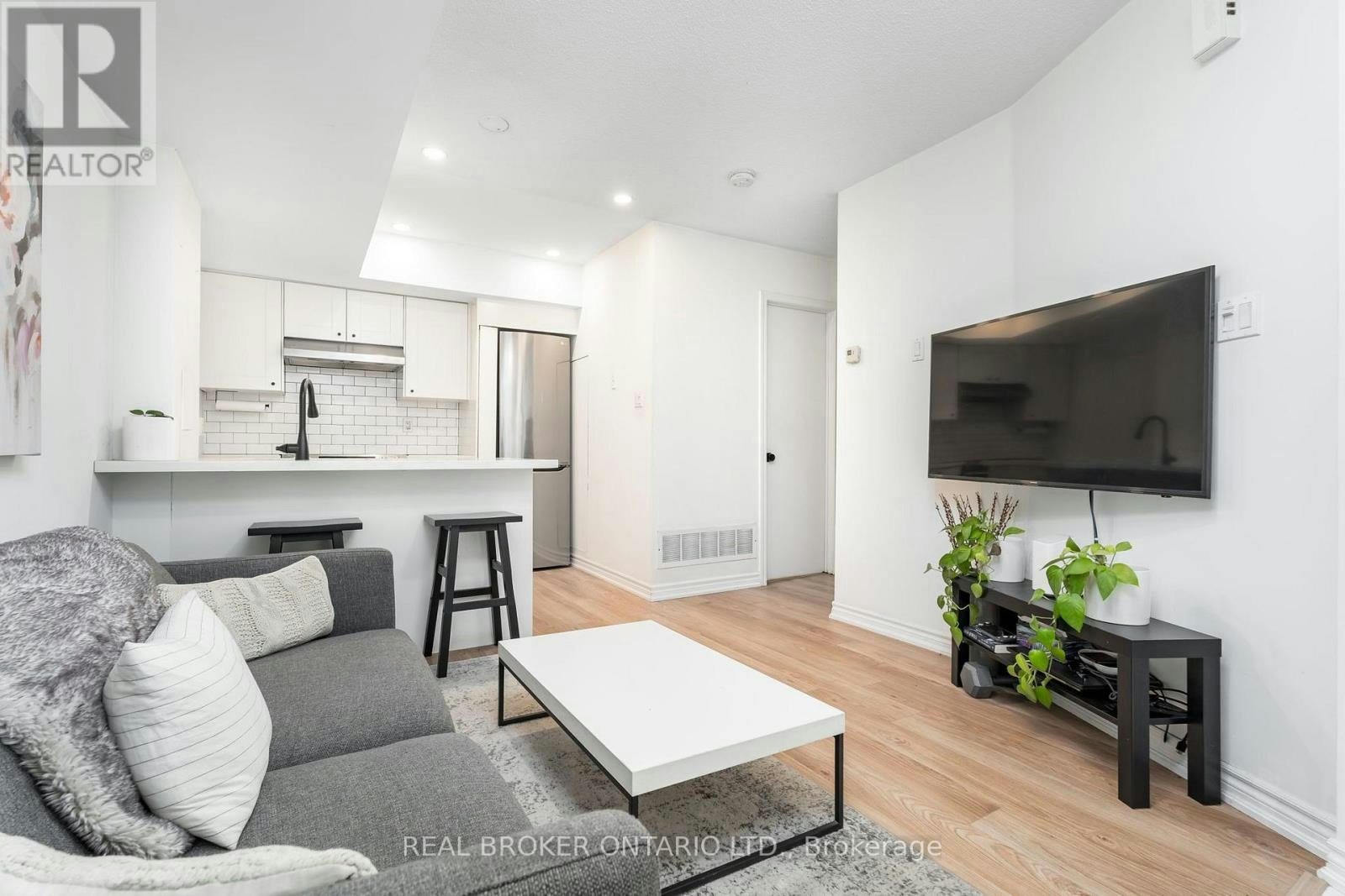 32-11 Niagara Street W, Toronto, ON, M5V 3N9 - 10