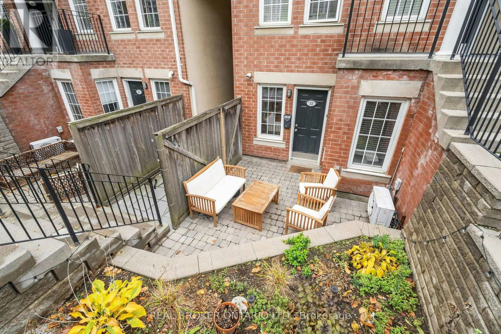 32-11 Niagara Street W, Toronto, ON, M5V 3N9 - 4