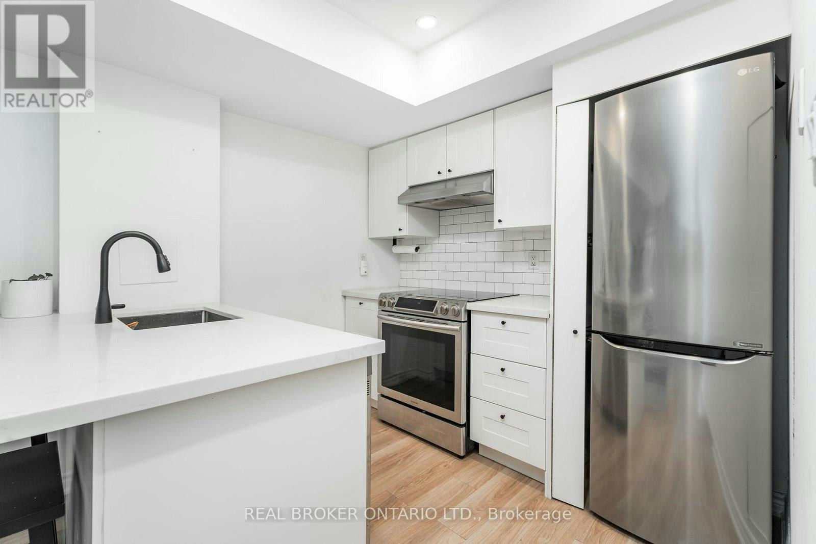 32-11 Niagara Street W, Toronto, ON, M5V 3N9 - 18
