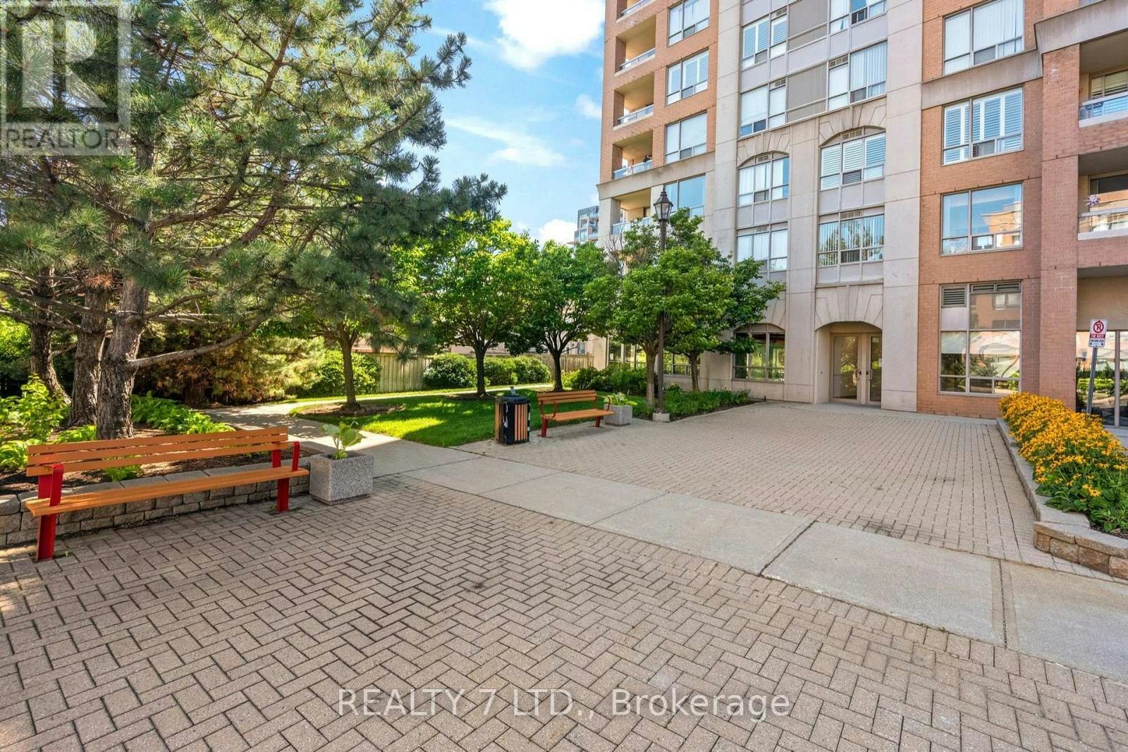 216-9 Northern Heights Drive, Richmond Hill, ON, L4B 4M5 - 3
