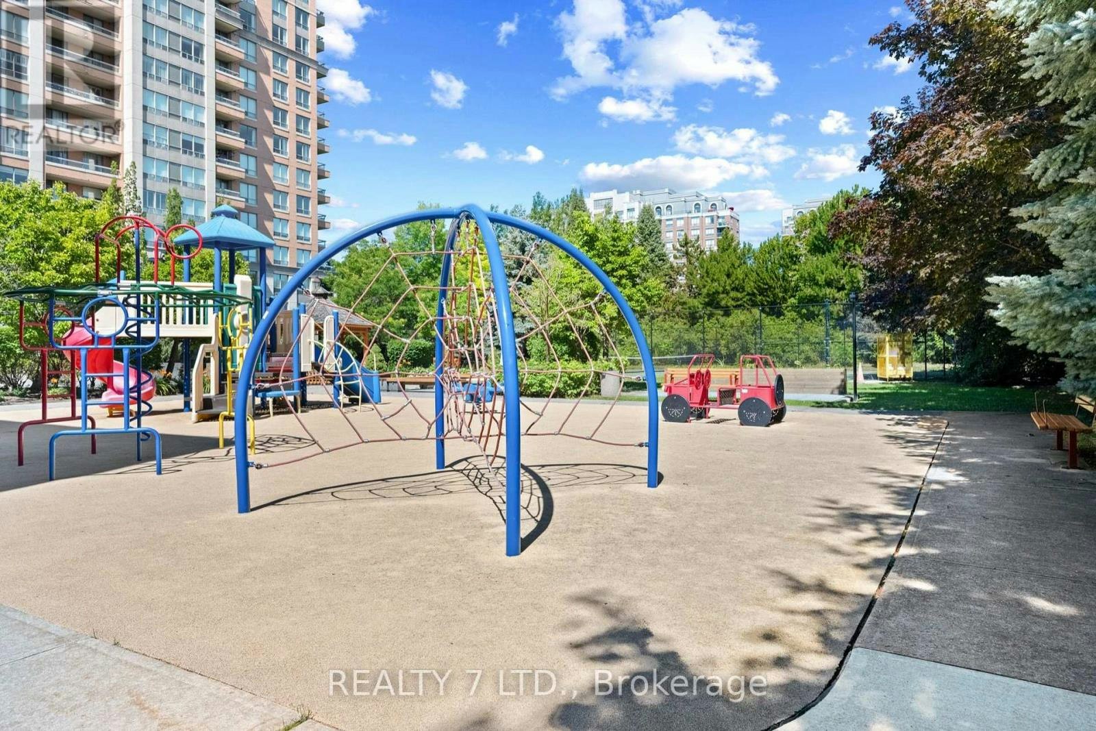 216-9 Northern Heights Drive, Richmond Hill, ON, L4B 4M5 - 34