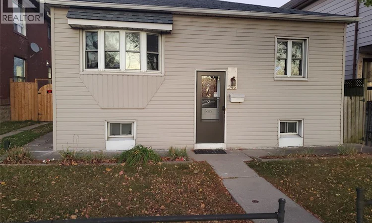 1&2-946 Howard Avenue