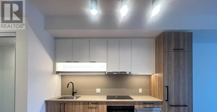 720-91 Montclair Avenue, Toronto, ON, M5P 0B1 - 2