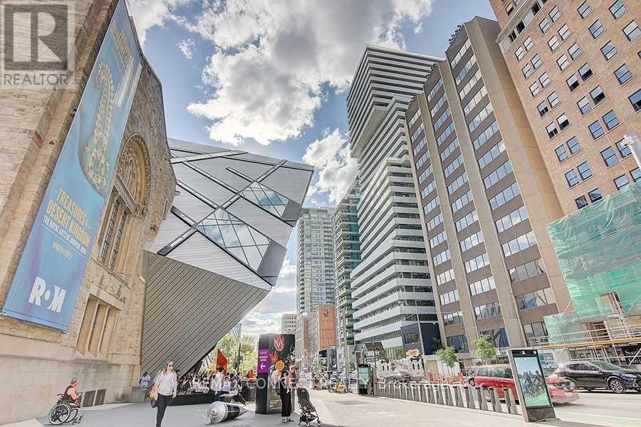 2009-200 Bloor Street W, Toronto, ON, M5S 1T8 - 2