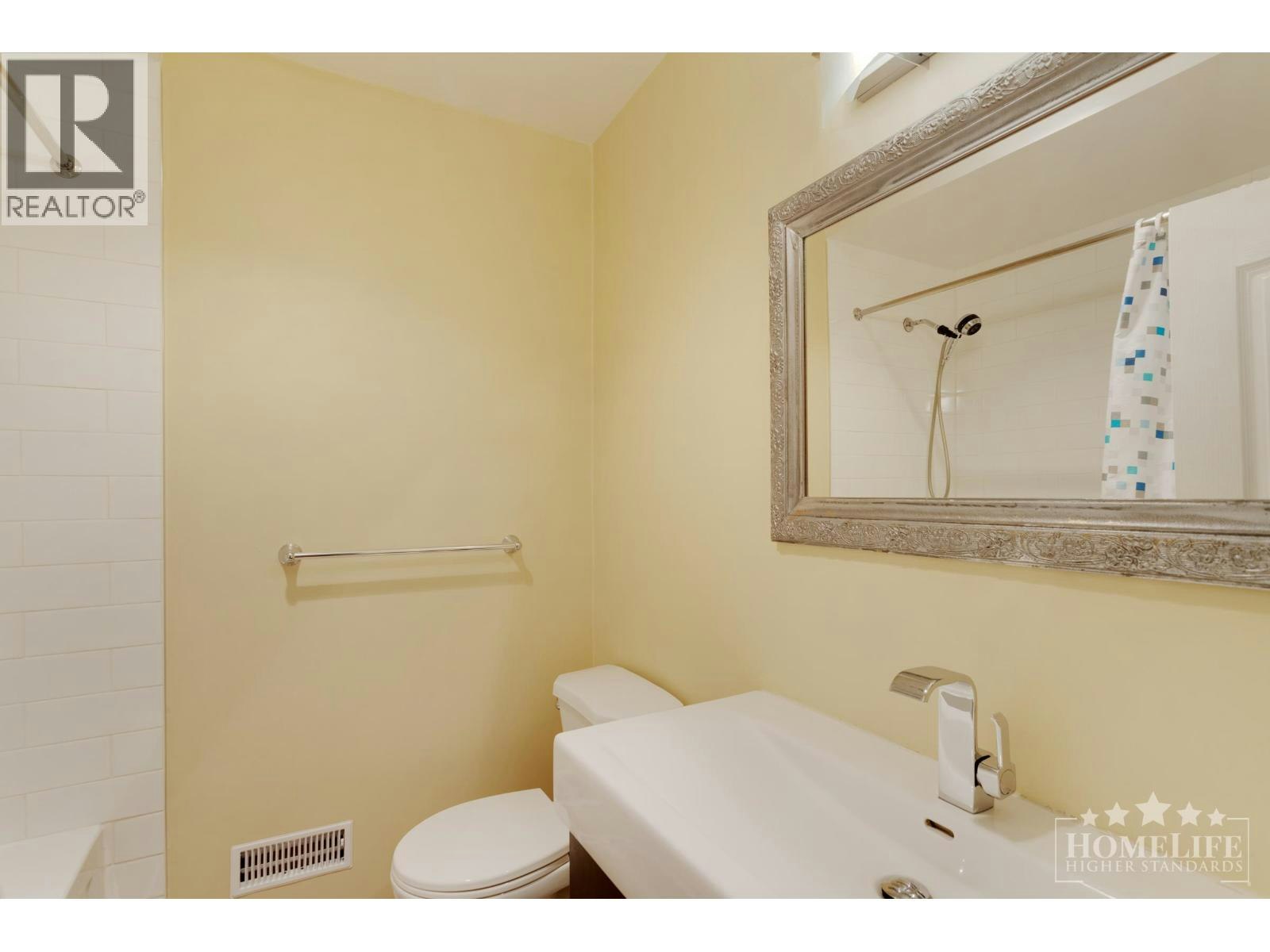 Duplex-1060 Fell Avenue, Burnaby, BC, V5B 3Y6 - 18