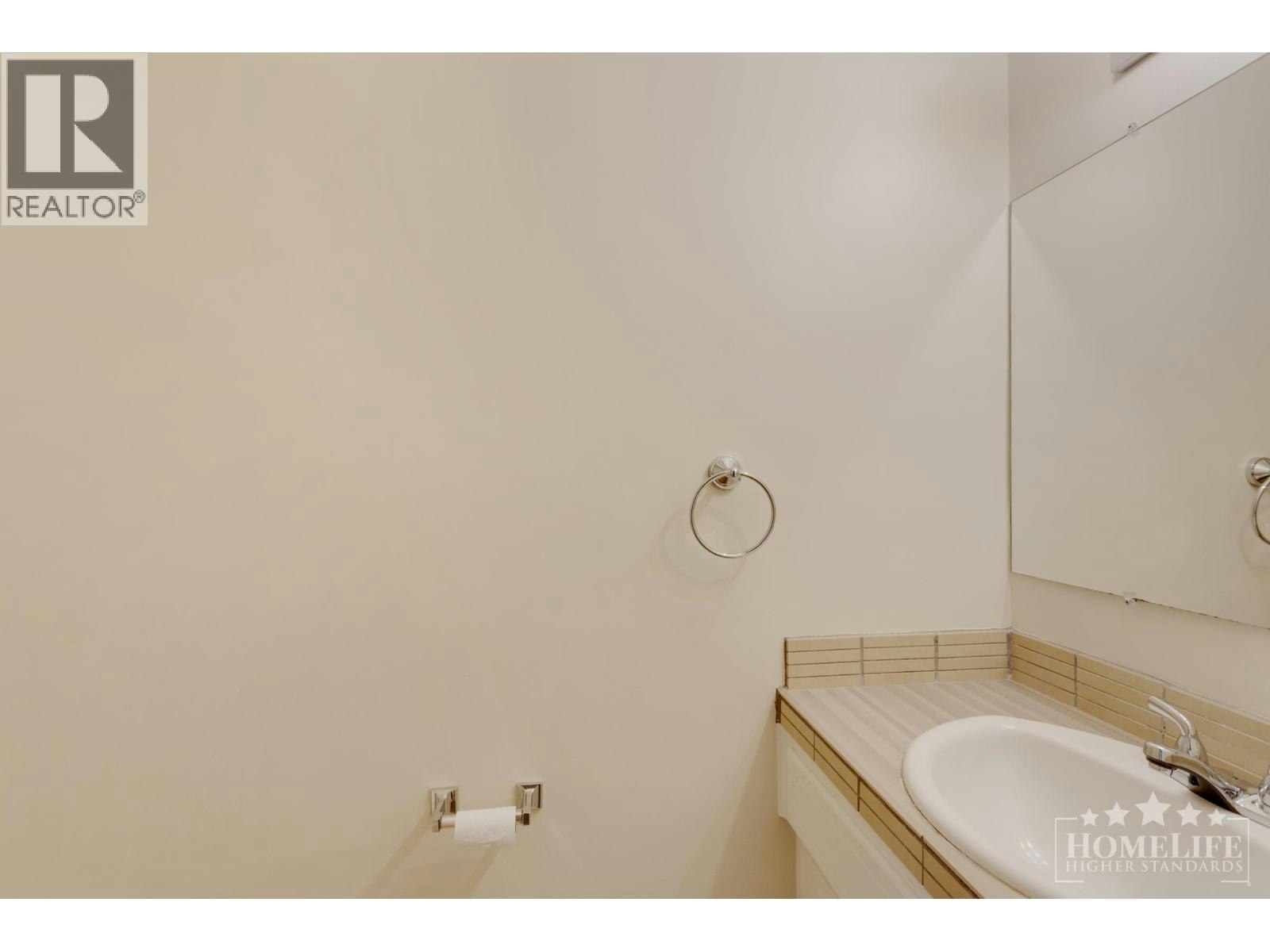 Duplex-1060 Fell Avenue, Burnaby, BC, V5B 3Y6 - 10