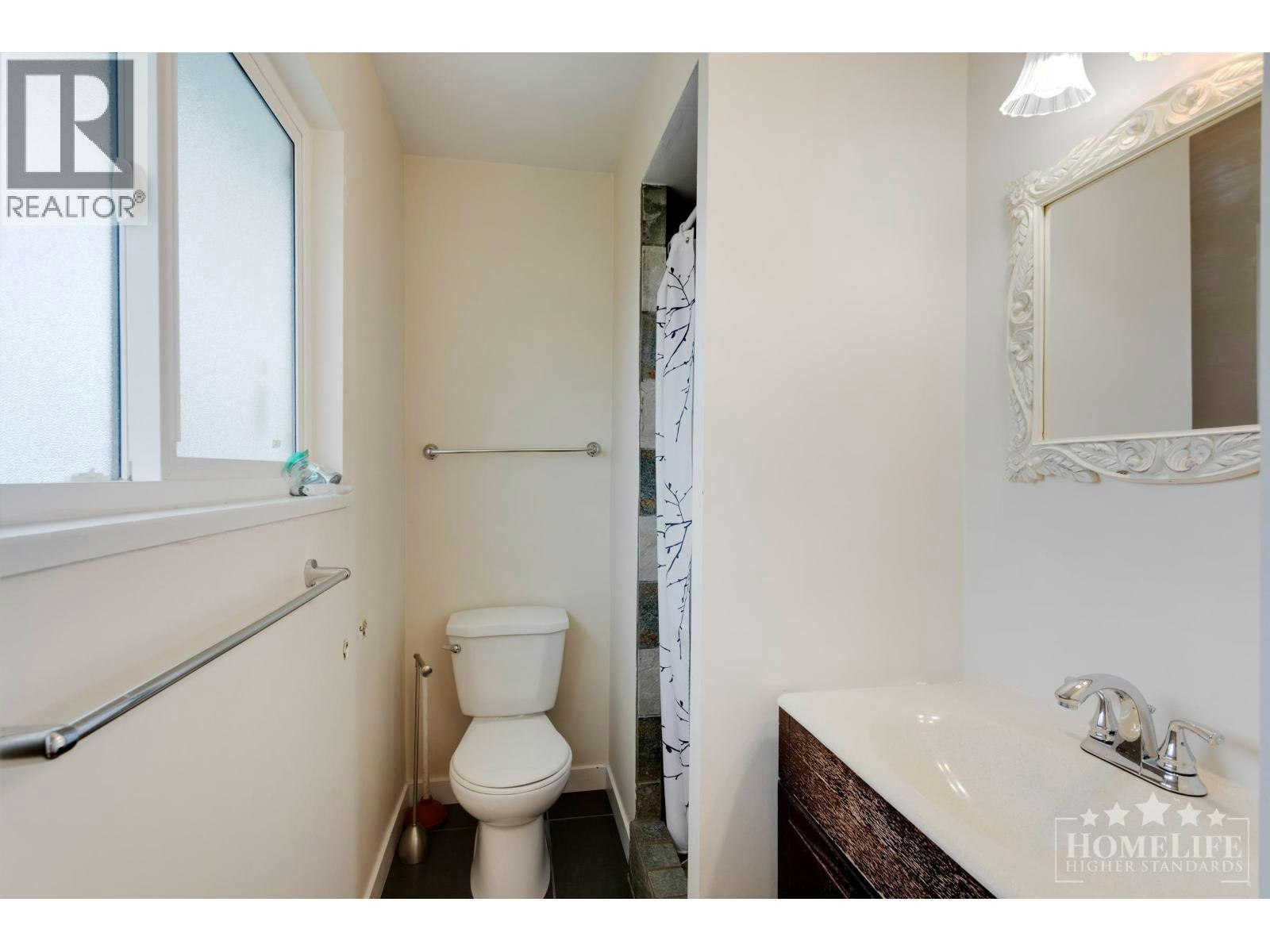 Duplex-1060 Fell Avenue, Burnaby, BC, V5B 3Y6 - 13