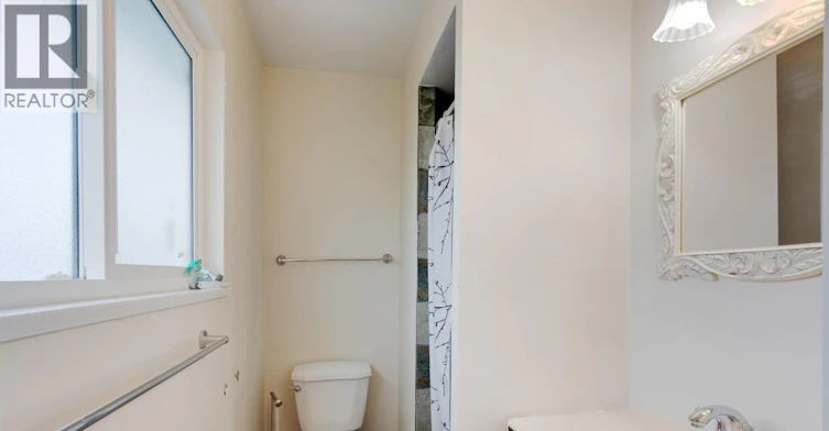 Duplex-1060 Fell Avenue, Burnaby, BC, V5B 3Y6 - 13