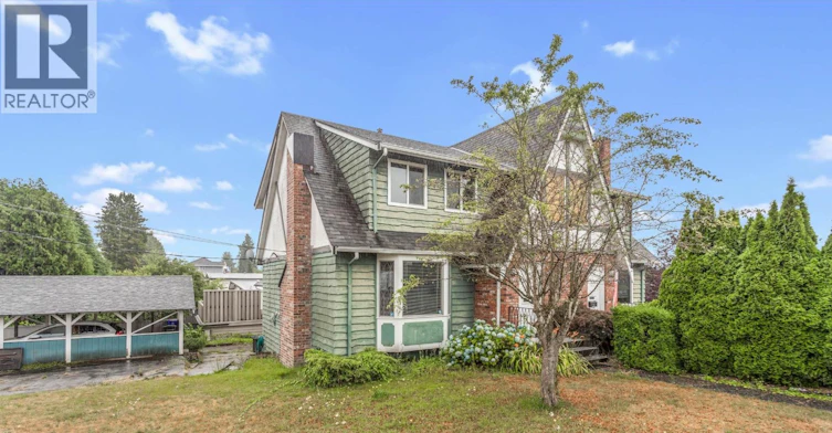 Duplex-1060 Fell Avenue, Burnaby, BC, V5B 3Y6