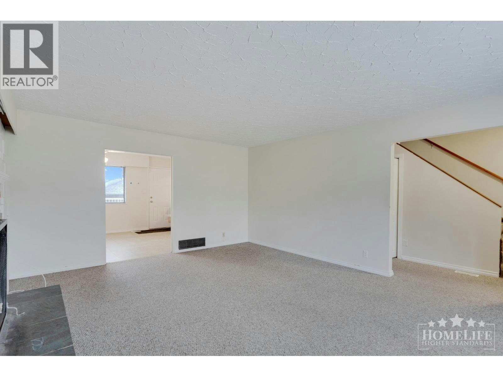 Duplex-1060 Fell Avenue, Burnaby, BC, V5B 3Y6 - 4