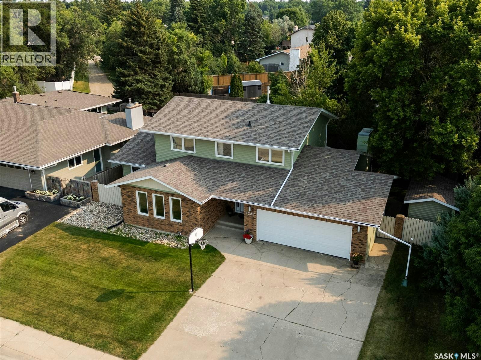 1287 Simcoe Street, Moose Jaw, SK, S6H 3J5