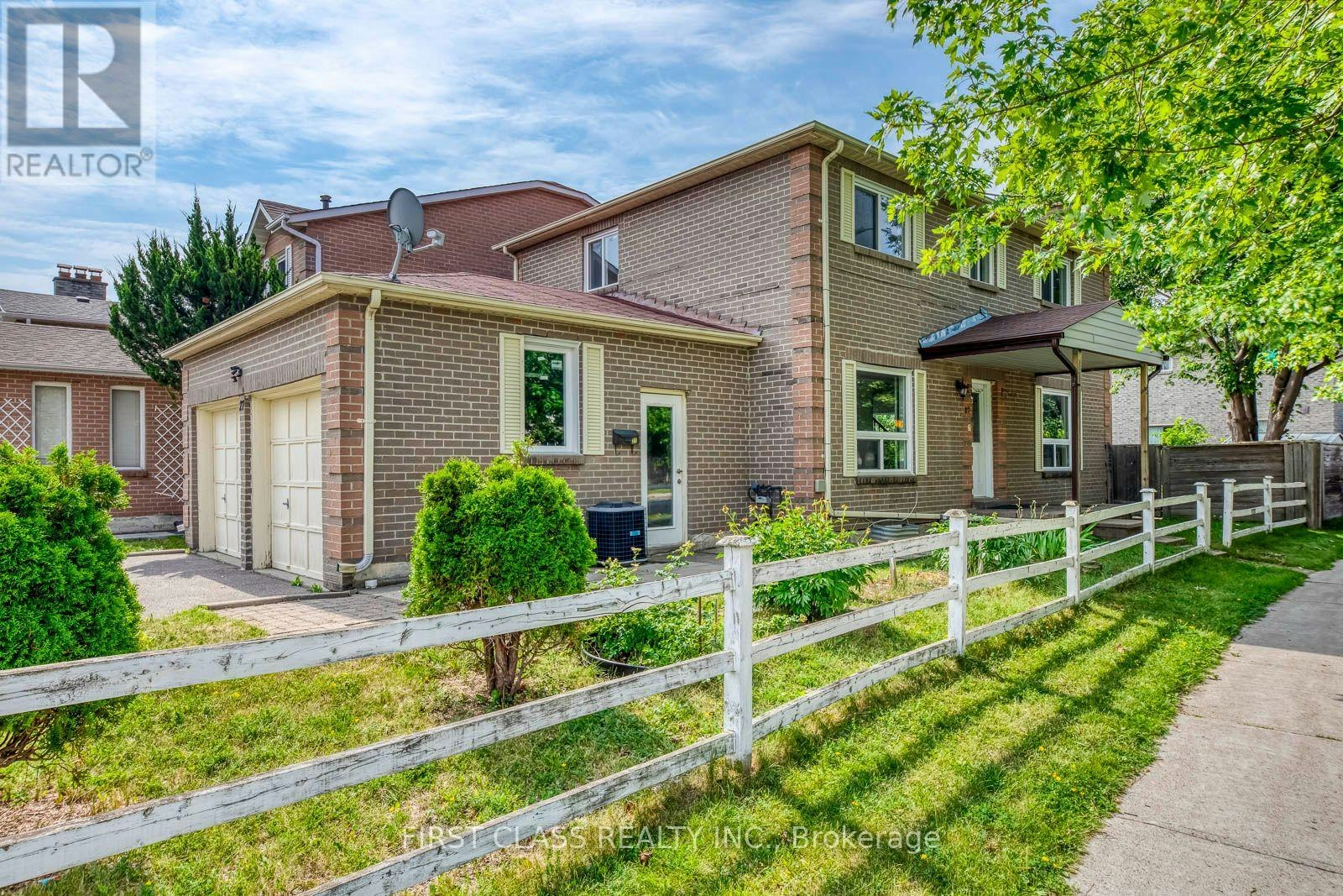 27 Alton Towers Circle, Toronto, ON, M1V 3T2