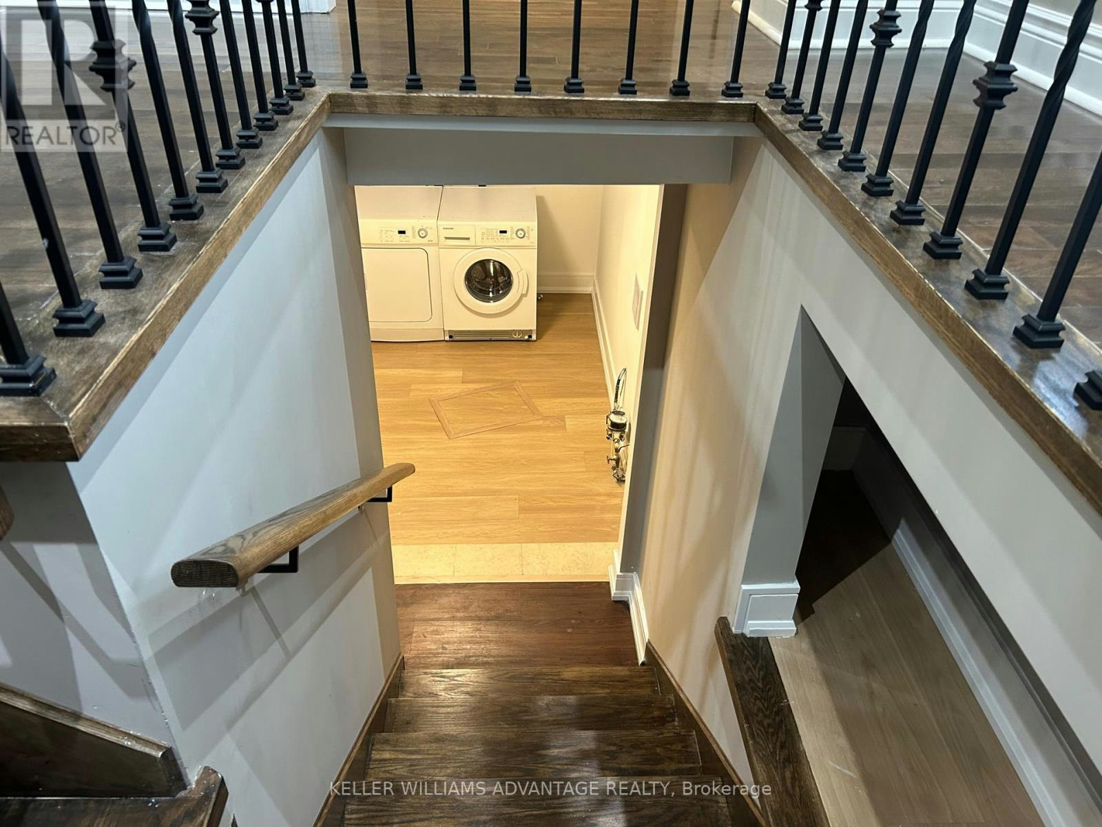 2-26 Barker Avenue, Toronto, ON, M4C 2N3 - 18