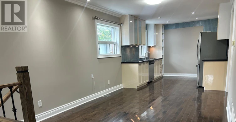 2-26 Barker Avenue, Toronto, ON, M4C 2N3