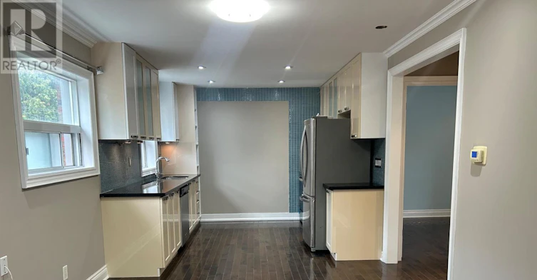 2-26 Barker Avenue, Toronto, ON, M4C 2N3 - 2