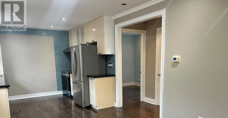 2-26 Barker Avenue, Toronto, ON, M4C 2N3 - 8