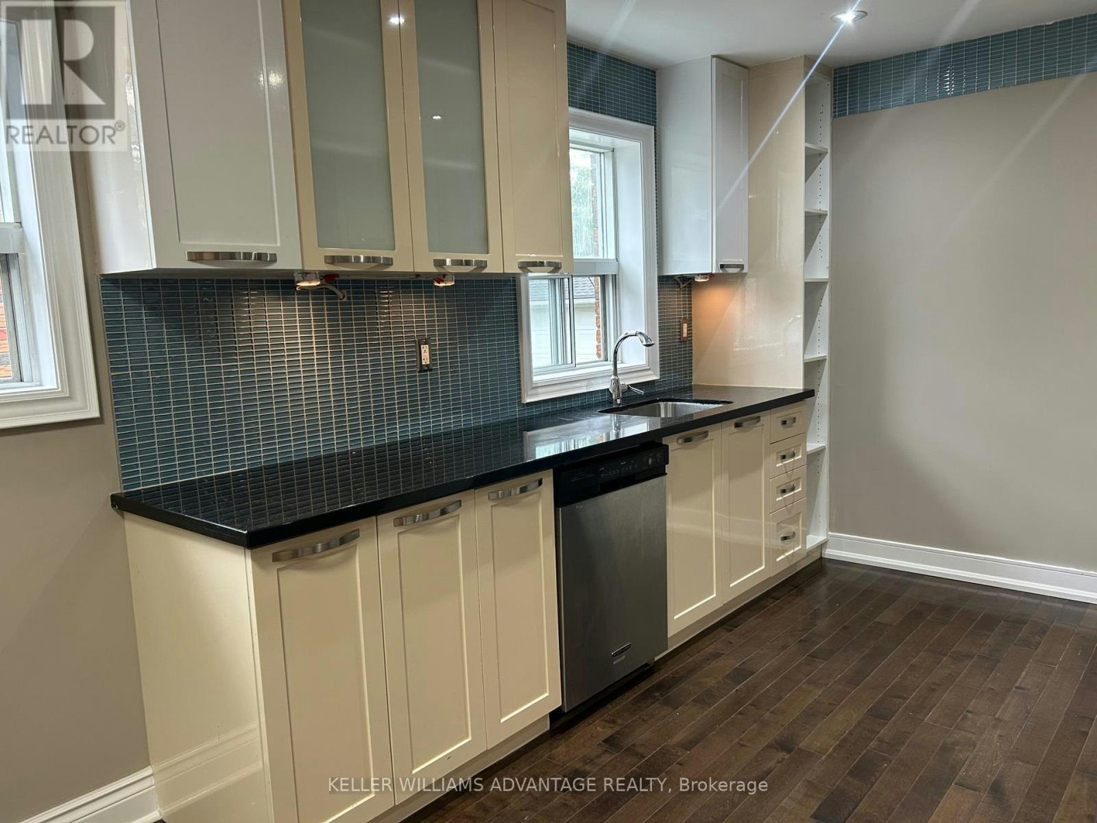 2-26 Barker Avenue, Toronto, ON, M4C 2N3 - 3