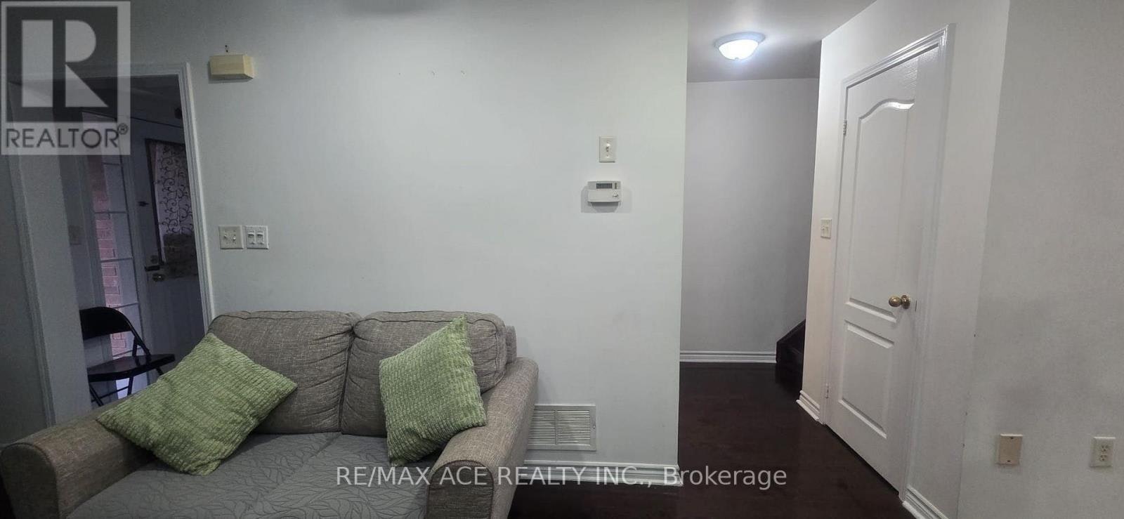 100 Staines Road, Toronto, ON, M1X 1Y9 - 9