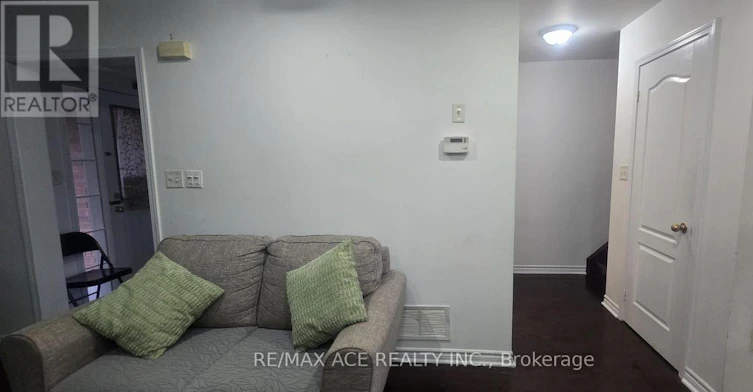 100 Staines Road, Toronto, ON, M1X 1Y9 - 9