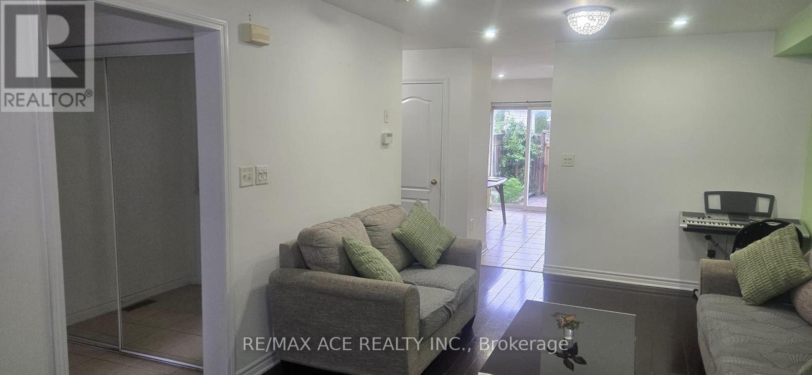 100 Staines Road, Toronto, ON, M1X 1Y9 - 4