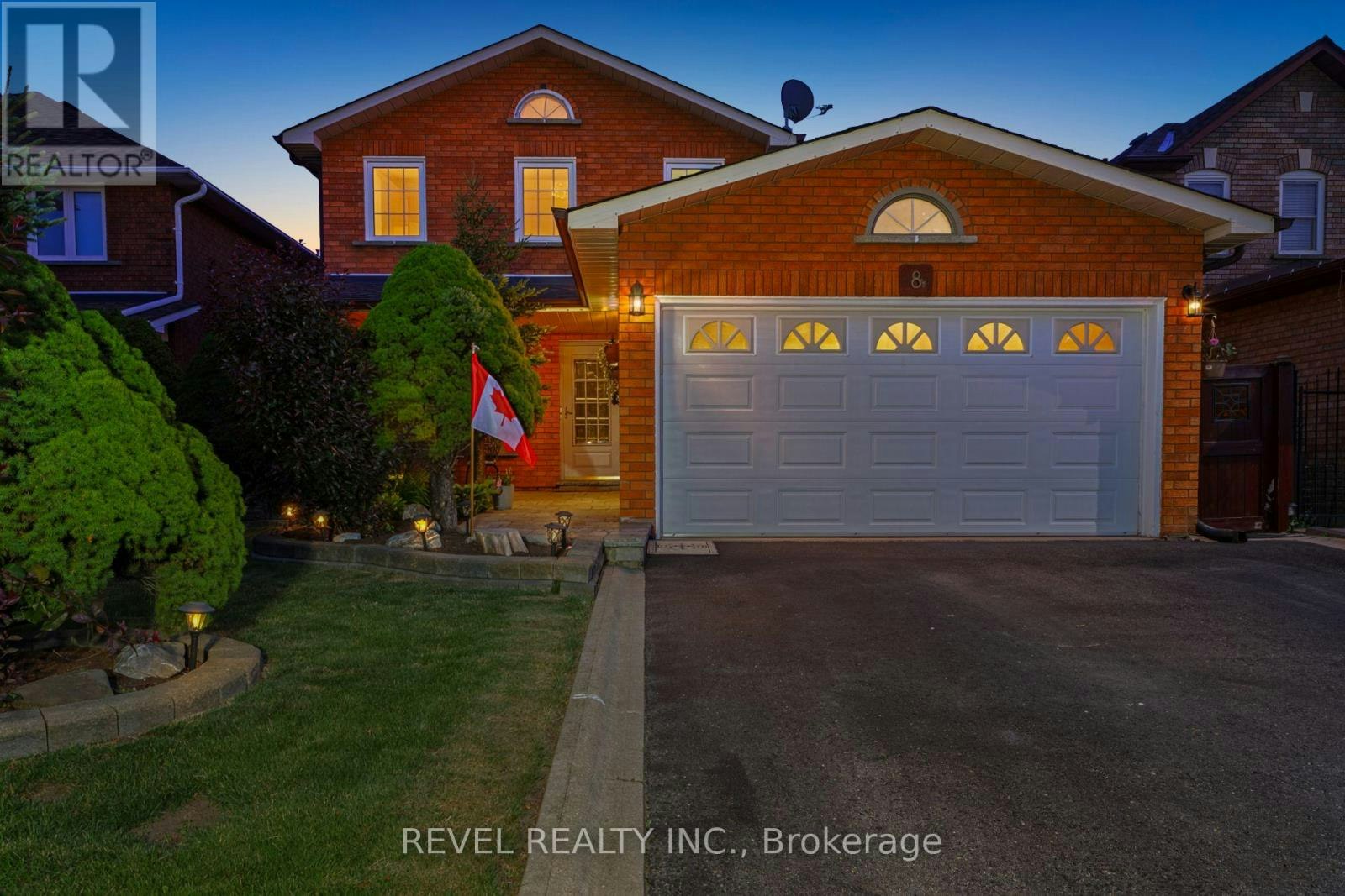 8 Cochrane Avenue, Brampton, ON, L6Z 4J4