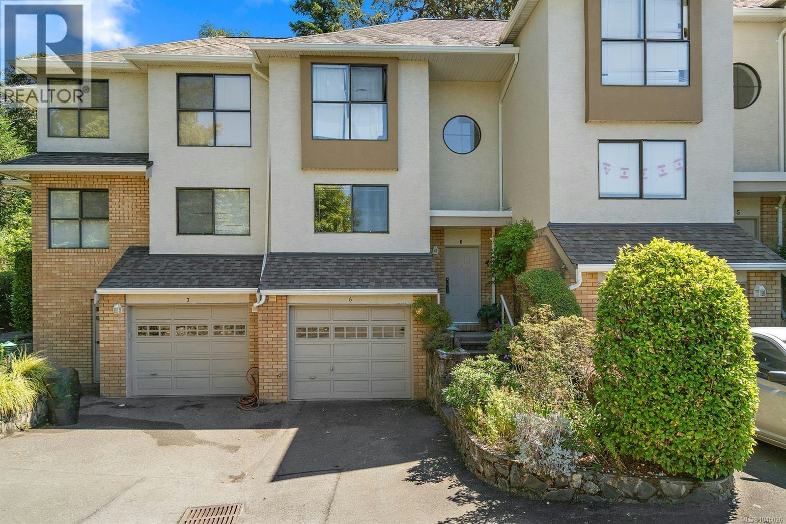 6-1404 Mckenzie Avenue, Saanich, BC, V8N 1A1