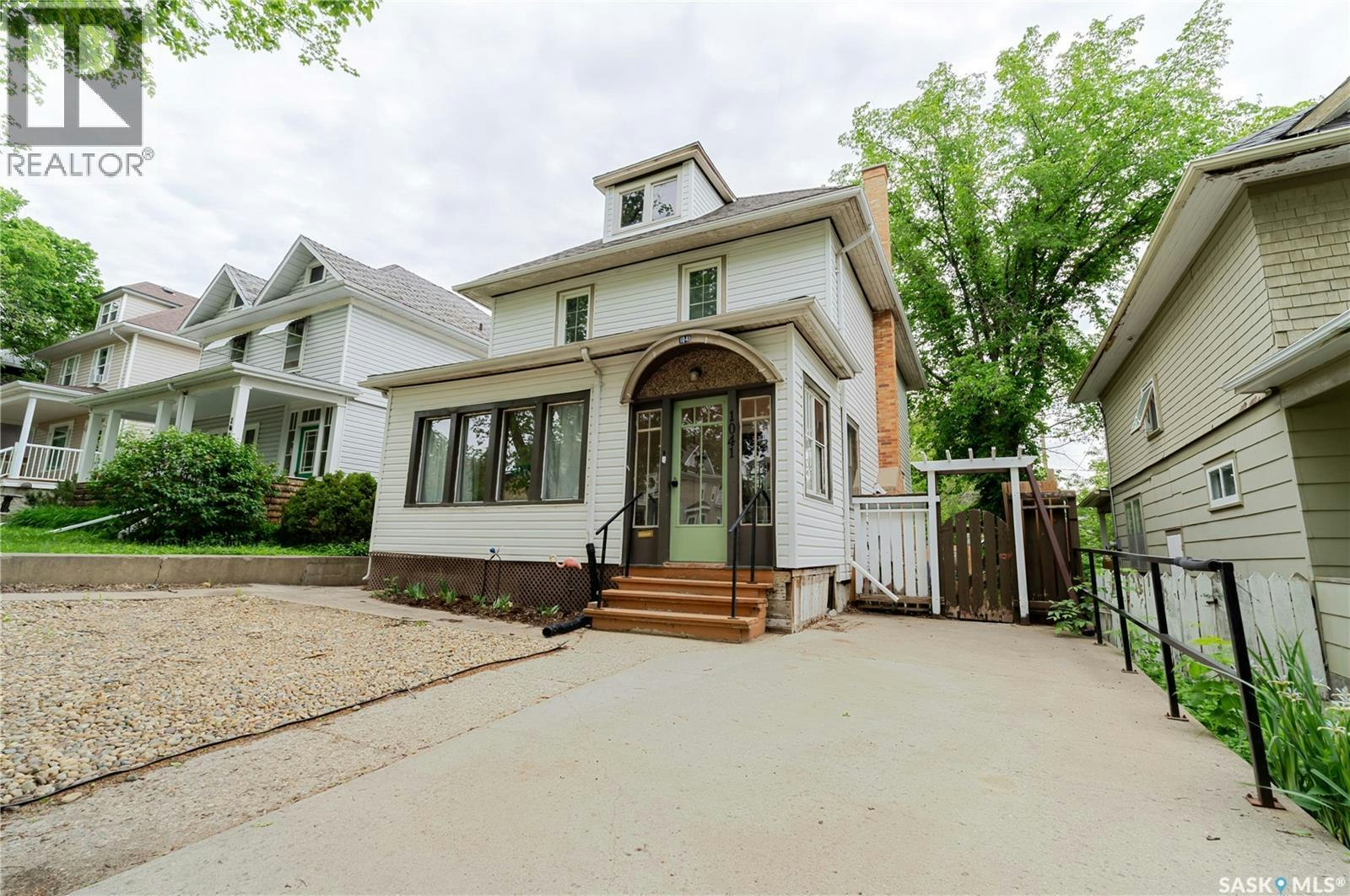 1041 2nd Avenue NW, Moose Jaw, SK, S6H 3R3