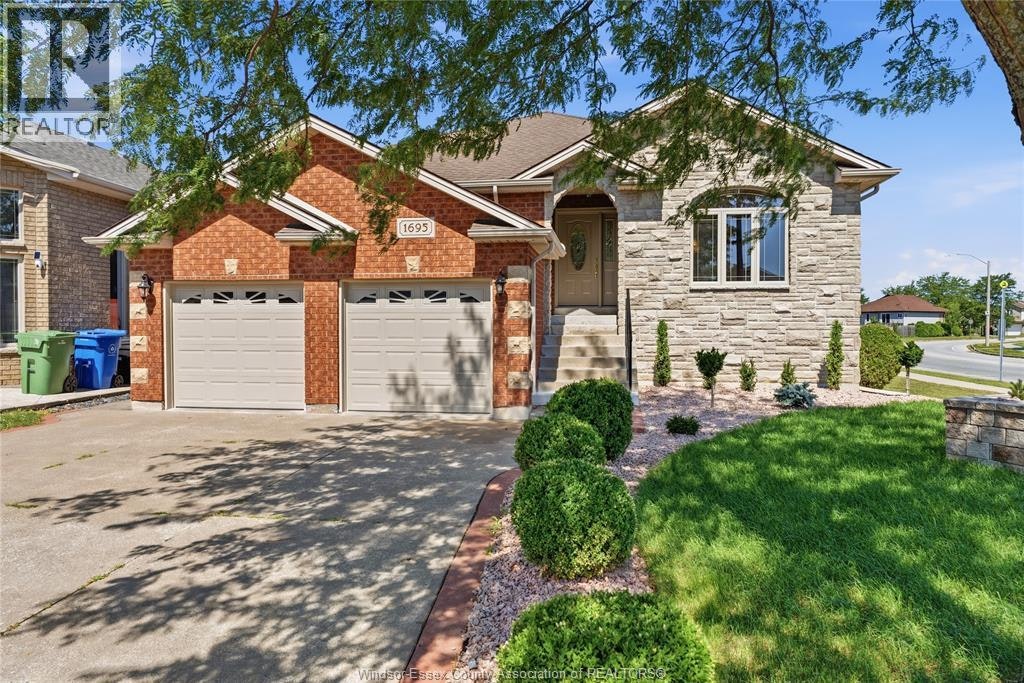 1695 Meridian Street, Windsor, ON, N9G 3E7