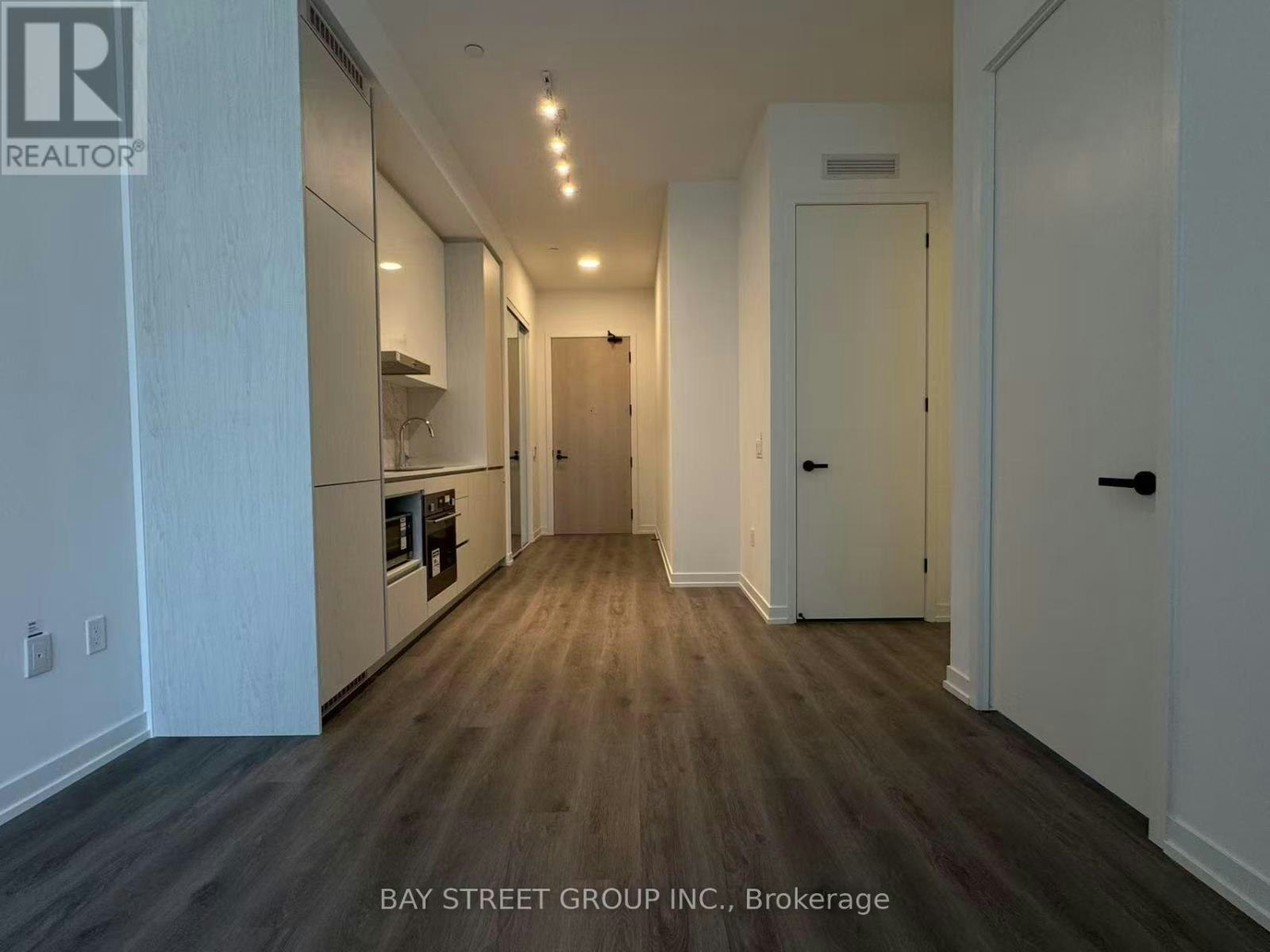 203-28 Interchange Way, Vaughan, ON, L4K 0P8 - 7