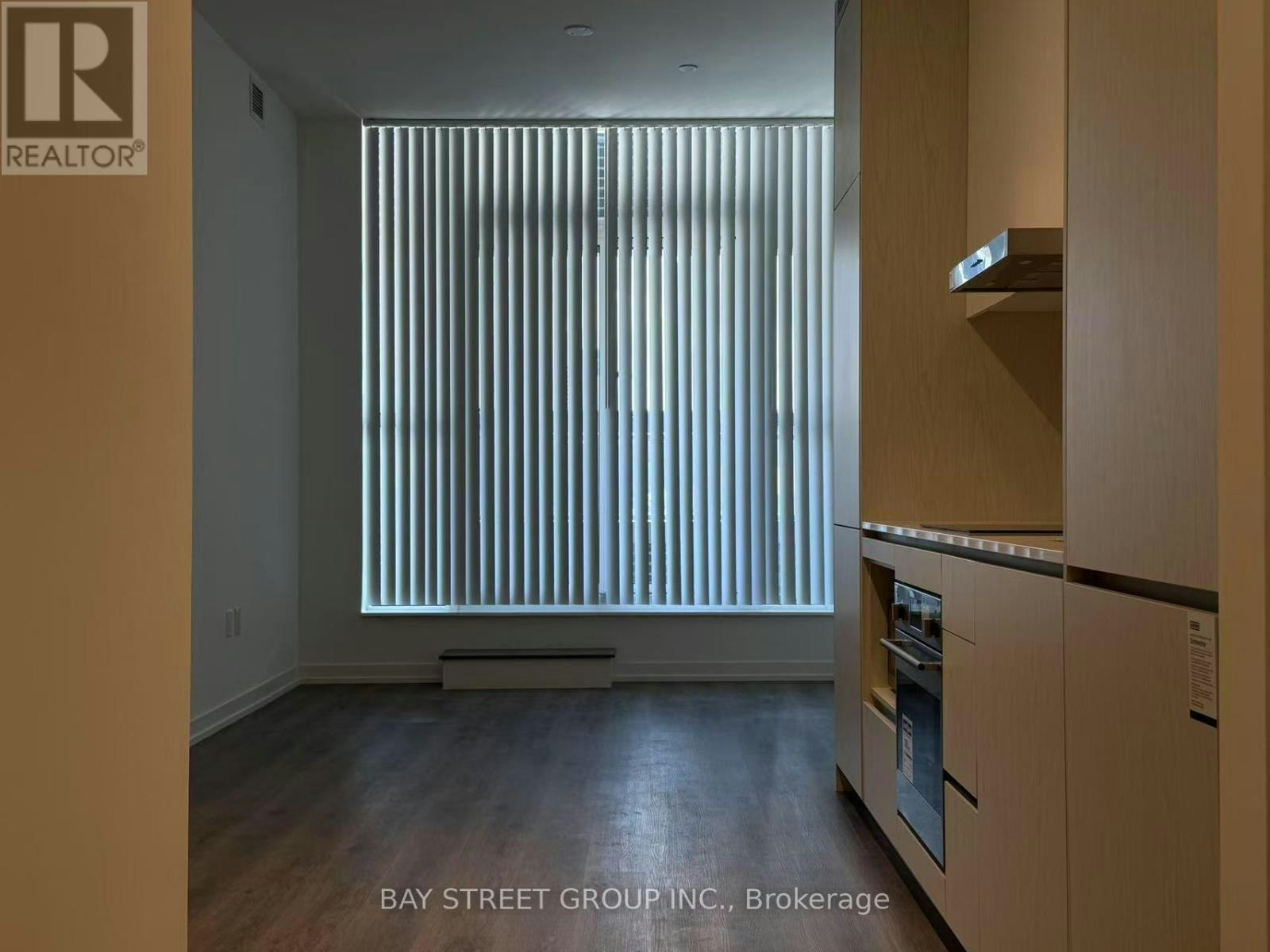 203-28 Interchange Way, Vaughan, ON, L4K 0P8 - 3