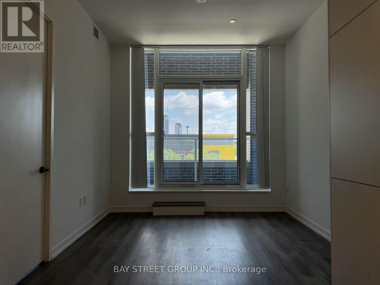 203-28 Interchange Way, Vaughan, ON, L4K 0P8 - 8