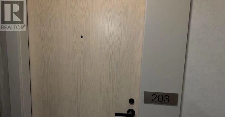 203-28 Interchange Way, Vaughan, ON, L4K 0P8 - 2