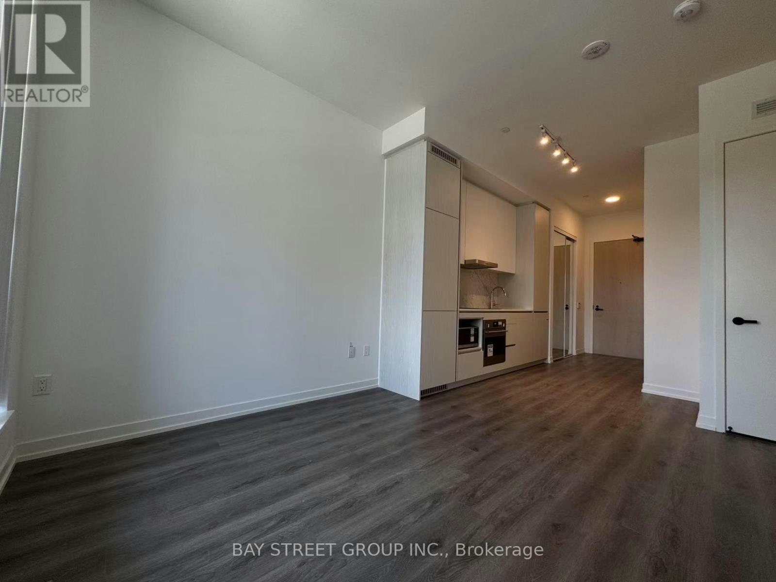 203-28 Interchange Way, Vaughan, ON, L4K 0P8 - 10