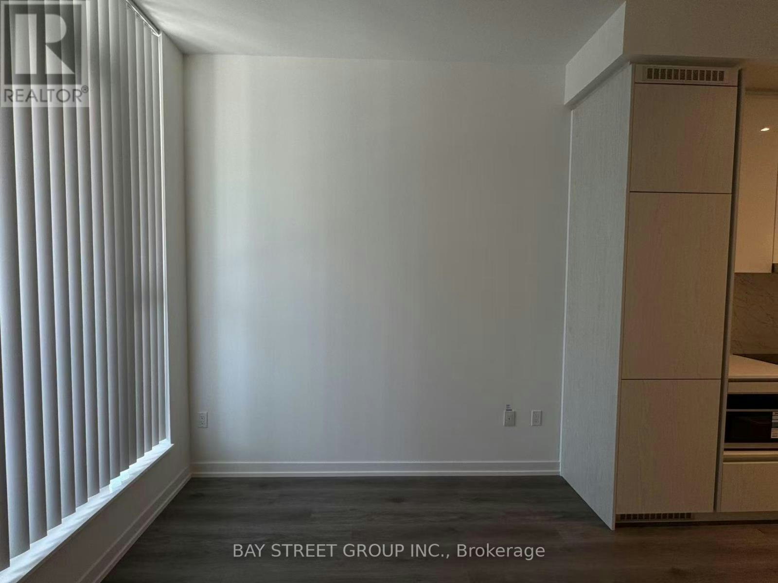 203-28 Interchange Way, Vaughan, ON, L4K 0P8 - 6
