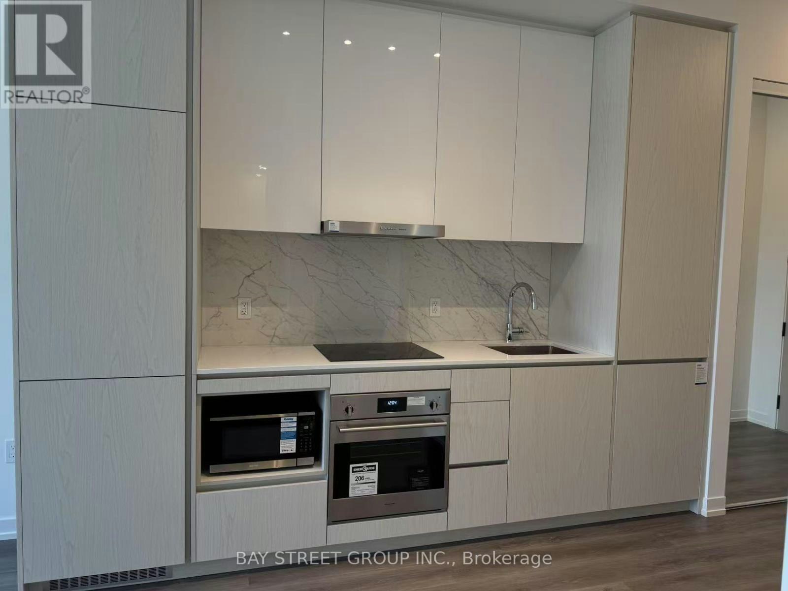 203-28 Interchange Way, Vaughan, ON, L4K 0P8 - 11