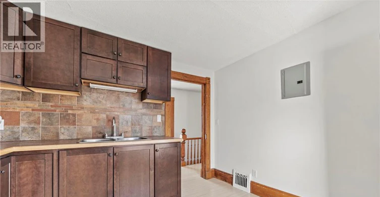 Upper-33 Rich Avenue, Cambridge, ON, N1R 2A4 - 4