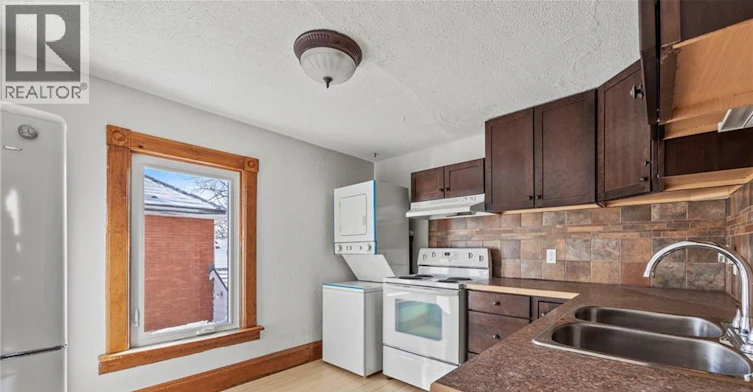 Upper-33 Rich Avenue, Cambridge, ON, N1R 2A4 - 3