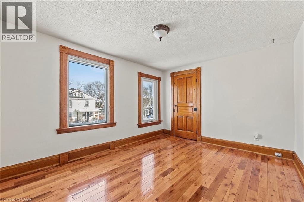 Upper-33 Rich Avenue, Cambridge, ON, N1R 2A4 - 10
