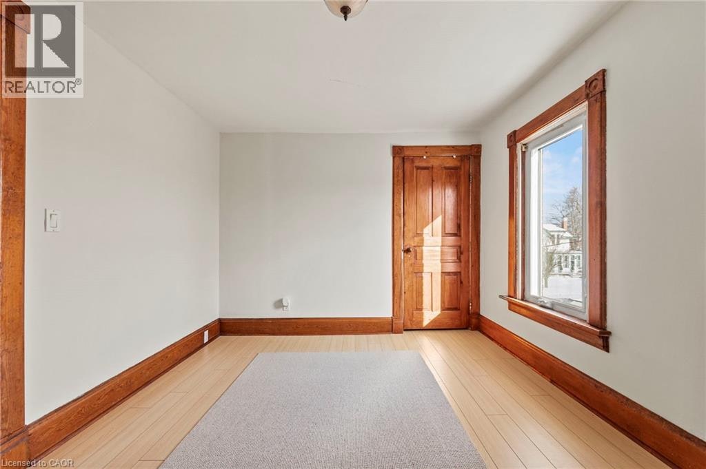 Upper-33 Rich Avenue, Cambridge, ON, N1R 2A4 - 8
