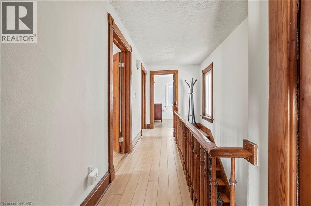 Upper-33 Rich Avenue, Cambridge, ON, N1R 2A4 - 6