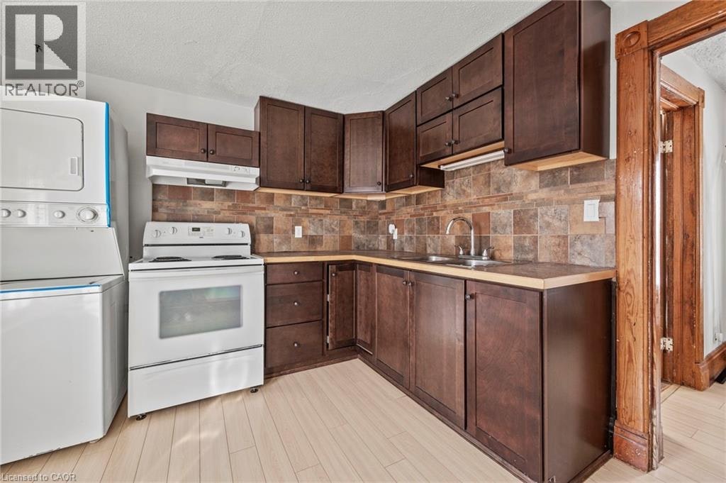 Upper-33 Rich Avenue, Cambridge, ON, N1R 2A4 - 2